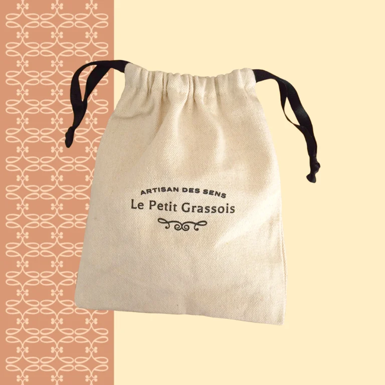 <span>Pochon <br>Le Petit Grassois</span>